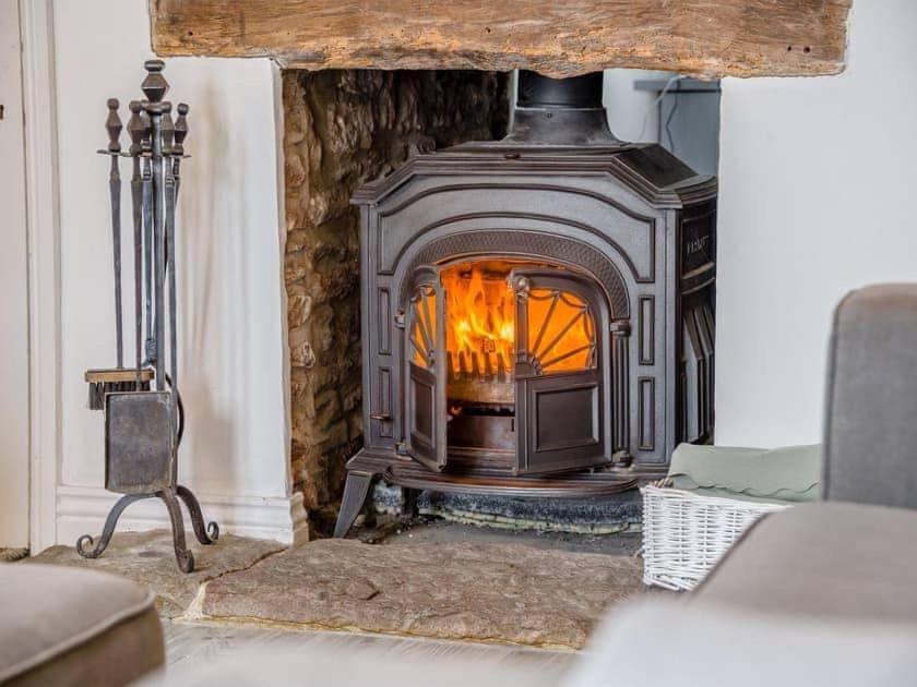 2 Bedroom Cosy Cottage With Hot Tub In Hambrook Close To Bristol City Centre Extérieur photo