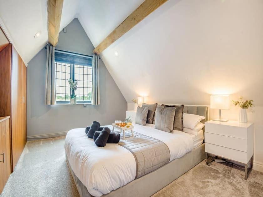 2 Bedroom Cosy Cottage With Hot Tub In Hambrook Close To Bristol City Centre Extérieur photo